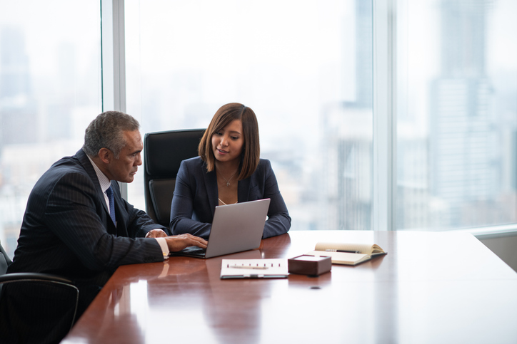 Business team meeting expertos en recursos humanos